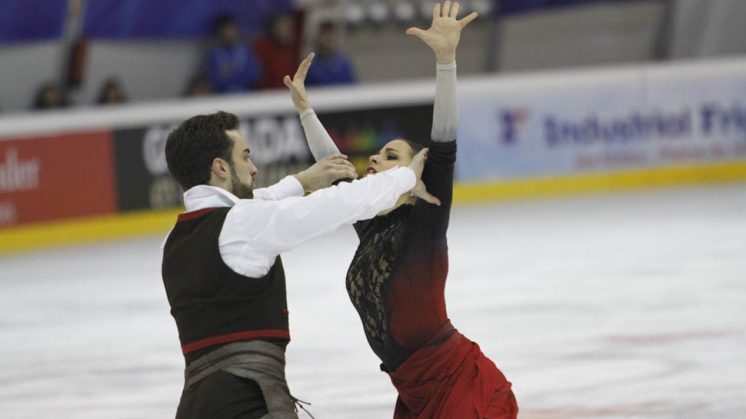 La pareja española durante su actuación en el Granada Iglú. Foto: Álex Cámara