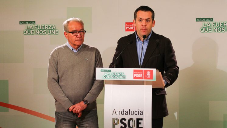 El diputado socialista, Miguel Ángel Gamarra, junto al candidato del PSOE a la Alcaldía de Alhendín, Gonzalo Montufo. Foto: Antonio Ropero