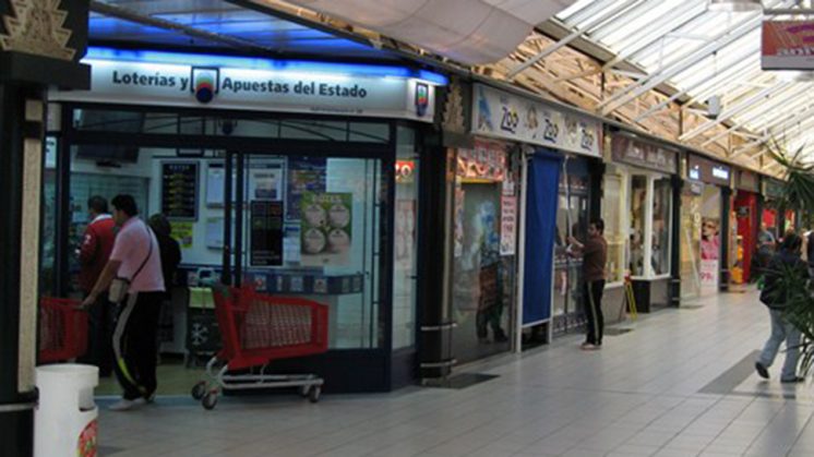 La administración está ubicada en el Centro Comercial Alcampo. Foto: Selae