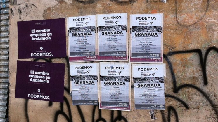 Los carteles de Podemos en la muralla del Cuarto Real. Foto: Ayuntamiento de Granada