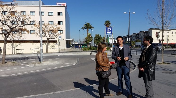 Critican al alcalde por privatizar "para hacer caja" la zona de aparcamiento de la Estación de Autobuses