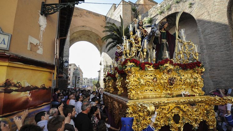 La Borriquilla es la que abre la Seman Santa en Granada. Foto: Alejandro Romero