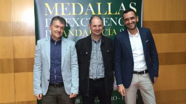 La Plataforma para la Declaración de Sierra Bermeja como Parque Nacional recibe la Medalla de Excelencia de Andalucía