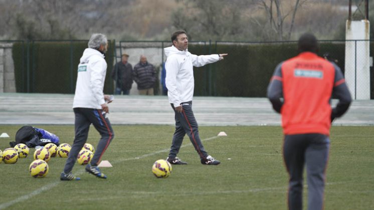 Abel Resino, durante un entrenamiento con el Granada CF. Foto: Álex Cámara