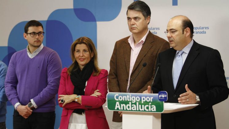 Sebastián Pérez ha abierto la campaña con los integrantes de la lista a las Andaluzas. Foto: Álex Cámara