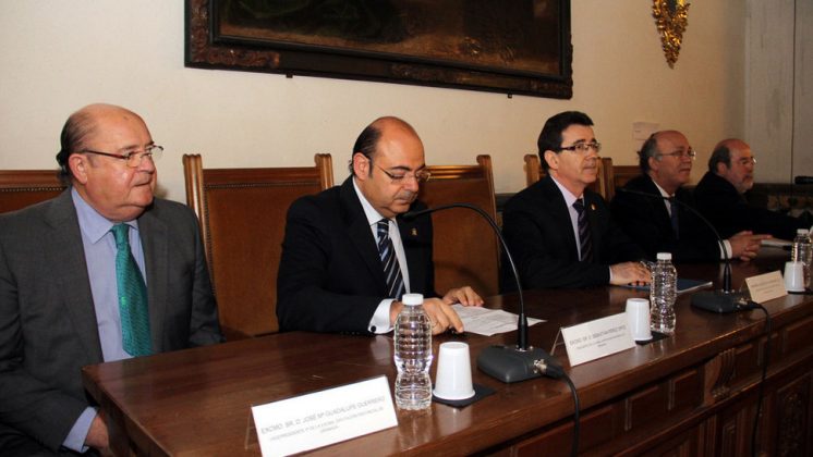  El presidente de Diputación, Sebastián Pérez junto al Superior General de la Orden de San Juan de Dios, Jesús Etayo. Foto: aG