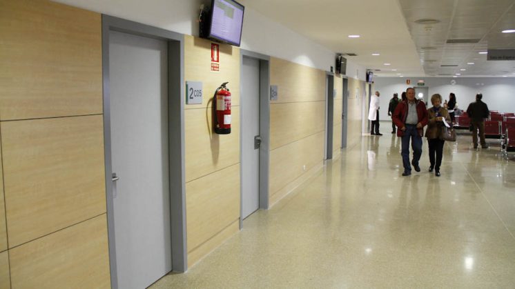 La zona de consultas externas se ubica en la segunda planta del hospital. Foto: Álex Cámara.