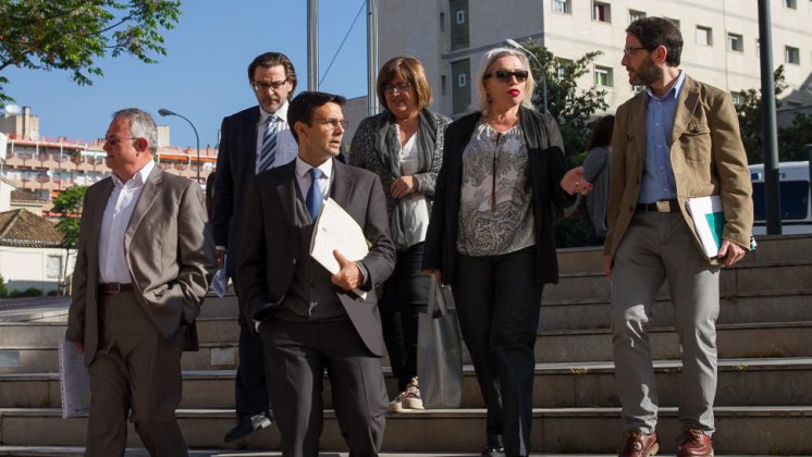 Los concejales socialistas, a su llegada al Juzgado de Instrucción 4. de Granada. Foto: Antonio Ropero.