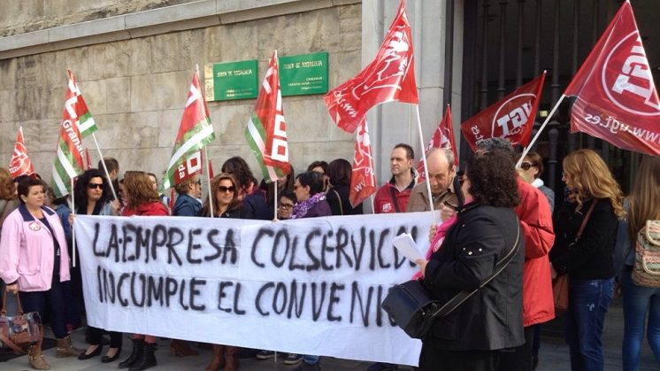 Trabajadores de Col Servicol reclaman a Educación que exija a la empresa que cumpla con el Convenio de Hostelería