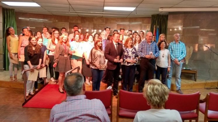 Cerca de 80 personas reciben un diploma por la labor de voluntariado que realizan en la residencia de mayores de Armilla