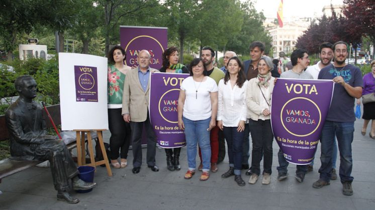 Vamos Granada optó por la avenida Constitución para iniciar su campaña. Foto: Álex Cámara