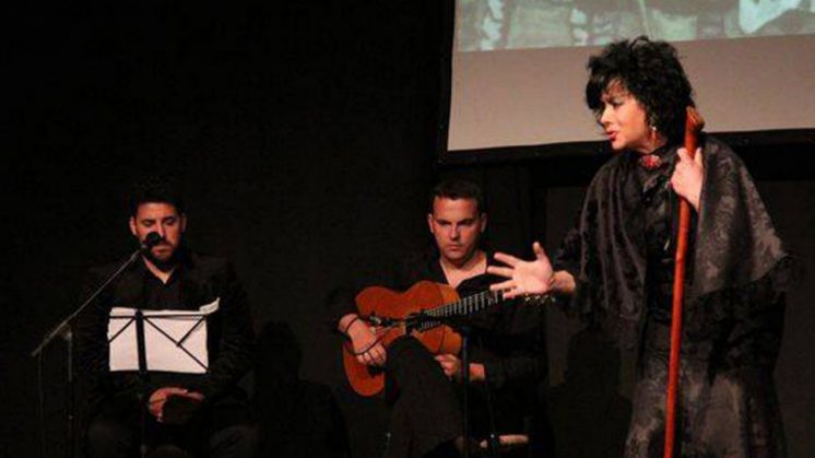  la actriz Isabel Lebrón rinde homenaje al célebre poemario acompañada de la música. Foto: aG.