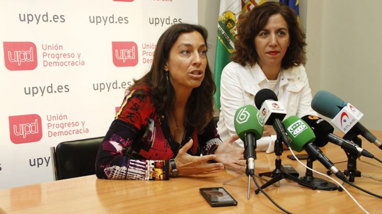 Mayte Olalla ha estado acompañada por Irene Lozano, diputada nacional de su partido. Foto: Álex Cámara