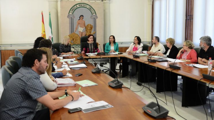 La Comisión Provincial contra el Absentismo Escolar ha celebrado la última reunión de este curso. Foto: aG