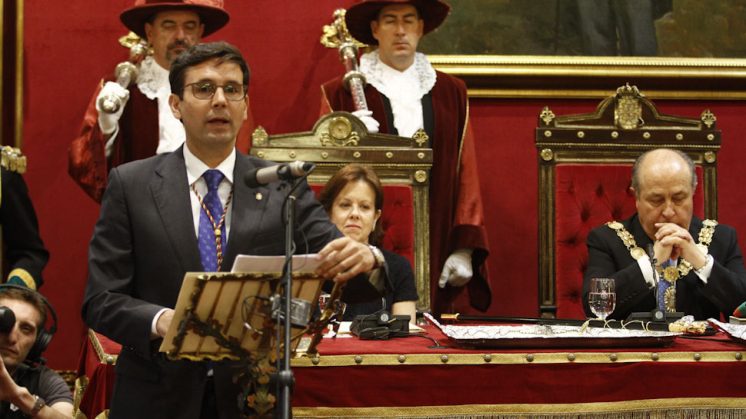 Cuenca, durante el pronunciamiento de su discurso, en el salón de plenos. Foto: Álex Cámara