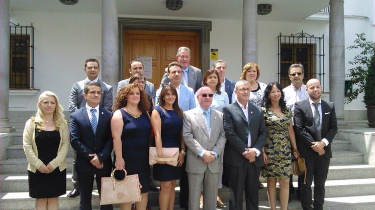 El alcade Francisco Plata ha tomado posesión junto a los concejales electos. Foto: aG