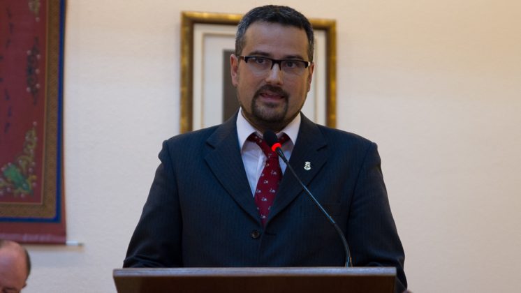 Alejandro Martín Romero, durante su primer discurso como alcalde. Foto: Antonio Ropero.