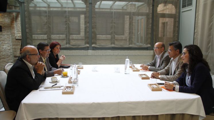 Dirigentes del PSOE provincial y de Ciudadanos han mantenido un encuentro este jueves. Foto: Álex Cámara
