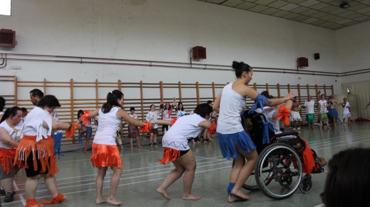 'La aventura de danzar', proyecto coreográfico coordinado por estudiantes de la UGR junto a discapacitados