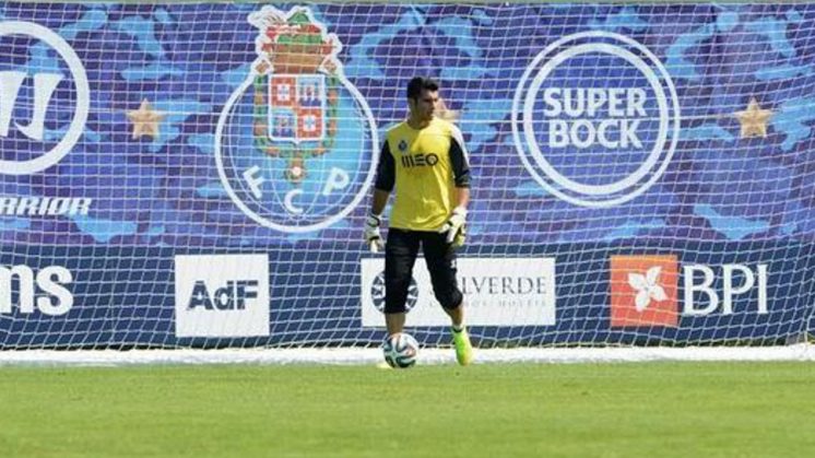 El guardameta ha dejado la concentración de su equipo. Foto: FC Porto World / Twitter