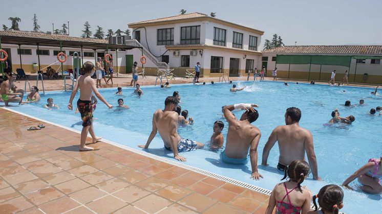 La piscina de Armilla permanecerá abierta hasta el 4 de septiembre. Foto: aG.