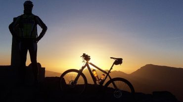 La subida nocturna al Veleta en bicicleta de montaña reúne a 150 ‘bikers’
