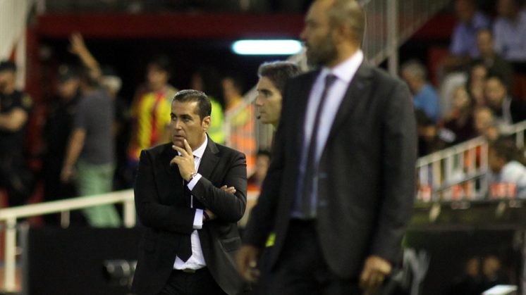 Sandoval se marcha contento con la imagen de su equipo en Mestalla. Foto: Agencia LOF