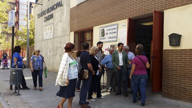 El líder municipal del PSOE se ha reunido con los vecinos este martes. Foto: aG.