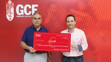 El Granada CF entrega a Unicef la recaudación para los refugiados