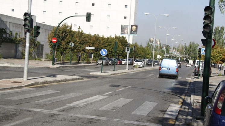 Los semáforos de la Avenida de la Ciencia han quedado sin funcionar. Foto: Álex Cámara