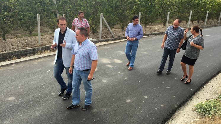 El delegado de Agricultura y el alcalde de Pinos Puente han visitado la zona. Foto: Luis F. Ruiz