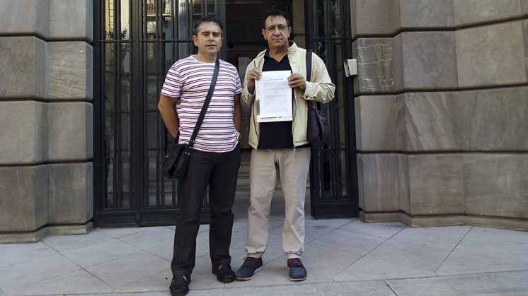 El secretario general de CCOO de Granada, Ricardo Flores, junto a su compañero Diego Molina. Foto: aG