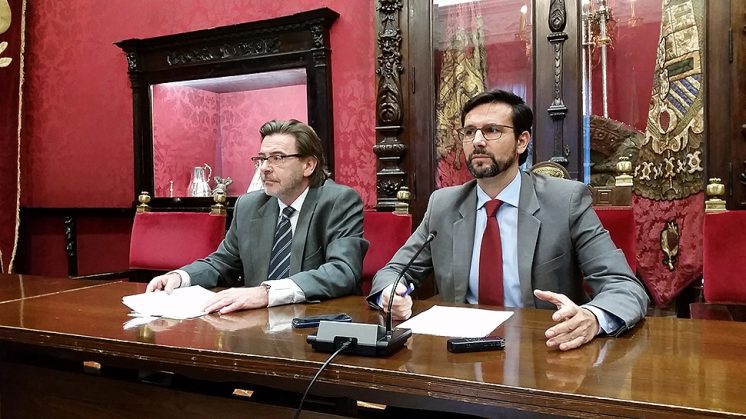 Francisco Cuenca y Baldomero Oliver, en rueda de prensa. Foto: aG