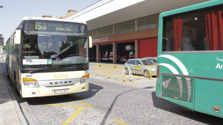 El actual autobús metropolitano que conecta Vegas del Genil y Granada pasa por Cúllar Vega, Churriana de la Vega y Armilla. Foto: Álex Cámara