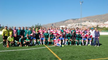 Cenes de la Vega celebra un partido de veteranos del Granada CF y del Real Betis contra la ELA