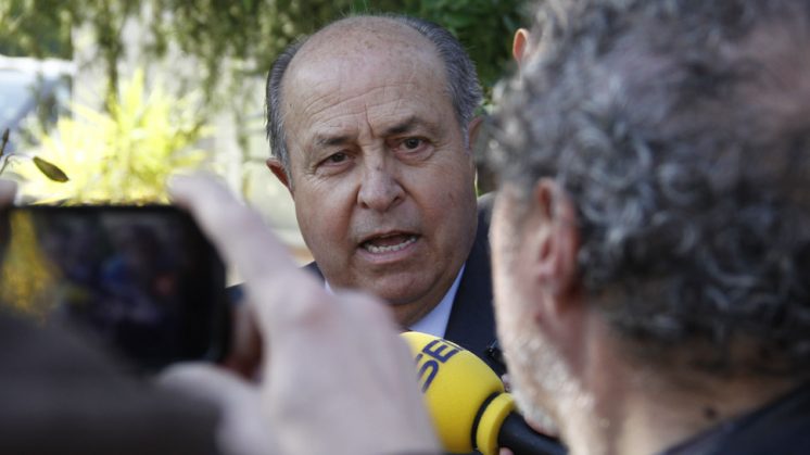 El alcalde de Granada, José Torres Hurtado, durante su comparecencia de prensa. Foto: Álex Cámara