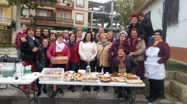 Las mujeres de Cúllar Vega organizan una 'chocolatada' para comprar gambas en Nochebuena a las familias más necesitadas