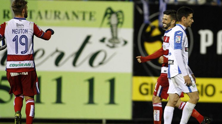 Fran Rico celebra el tanto que mete al Granada CF en la eliminatoria. Foto: LOF