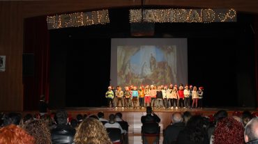 Los escolares de Las Gabias dan la bienvenida a la Navidad