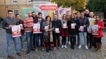 El PSOE impulsará un plan estratégico de respuesta al VIH "frente a los recortes del PP"