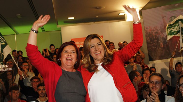 Susana Díaz y Elvira Ramón, en el acto socialista. Foto: Álex Cámara