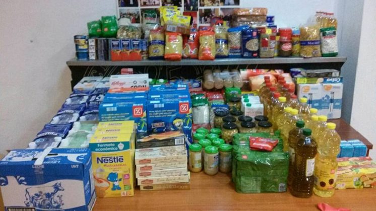 Jóvenes de Cúllar Vega recaudan más de 200 kilos de alimentos para los más necesitados