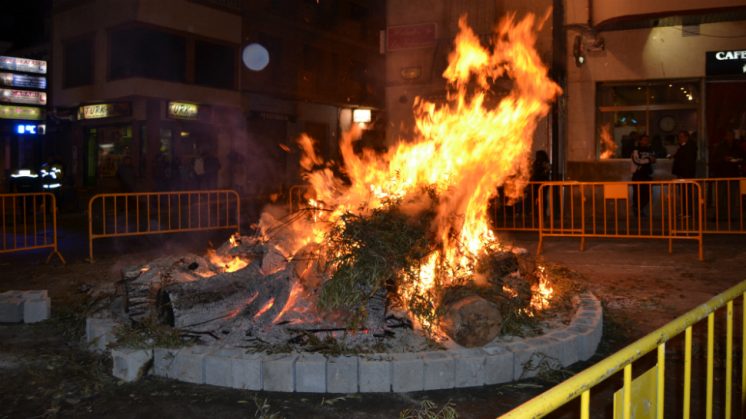 La hoguera, epicentro de la fiesta, se encenderá en la Placeta de la Candelaria. Foto: aG