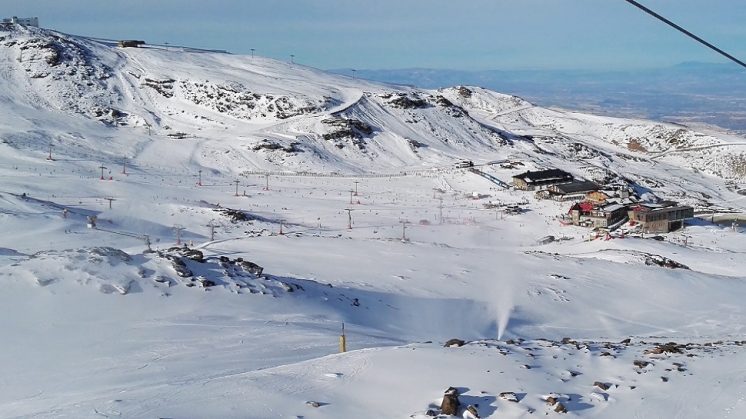 Sierra Nevada alcanza su máxima superficie esquiable en el Día Mundial de la Nieve