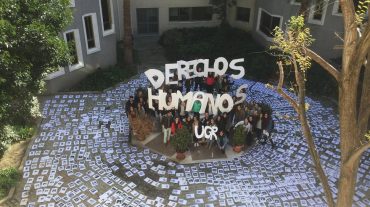Estudiantes de Trabajo Social elaboran un 'collage' sobre los Derechos Humanos