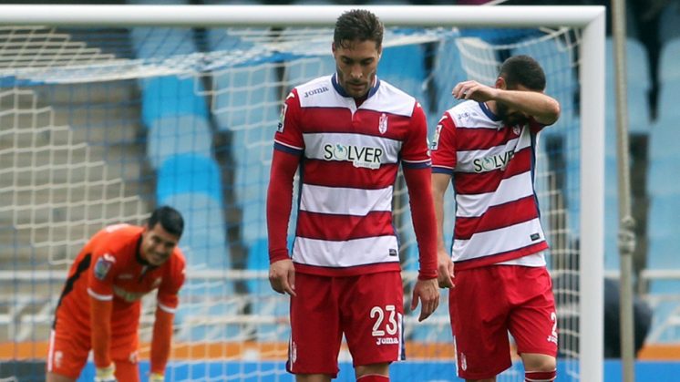 Rochina, Lombán y Andrés se lamentan de uno de los tres goles recibidos. Foto: LOF
