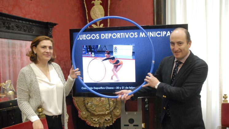 El concejal de Cultura y Deportes del Ayuntamiento de Granada, Juan García Montero ha recordado que el plazo de inscripción está abierto hasta este jueves. Foto: Javier Algarra