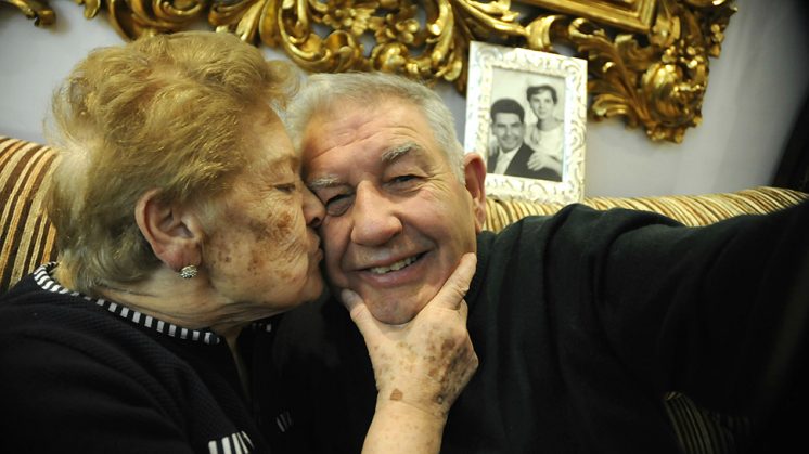 Carmelilla y Pepe llevan 61 años juntos y se quieren como el primer día. Foto: Alejandro Romero
