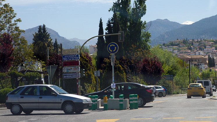 Los alcaldes coinciden en que la rotonda provisional ha agilizado el tráfico en la zona. Foto: Antonio Ropero
