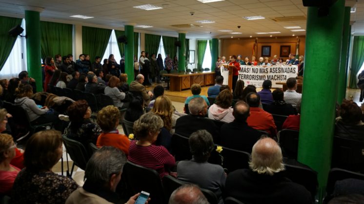 El salón de plenos del Ayuntamiento de Armilla acogió la lectura del manifiesto con motivo de la celebración del 8 de Marzo. Foto: aG